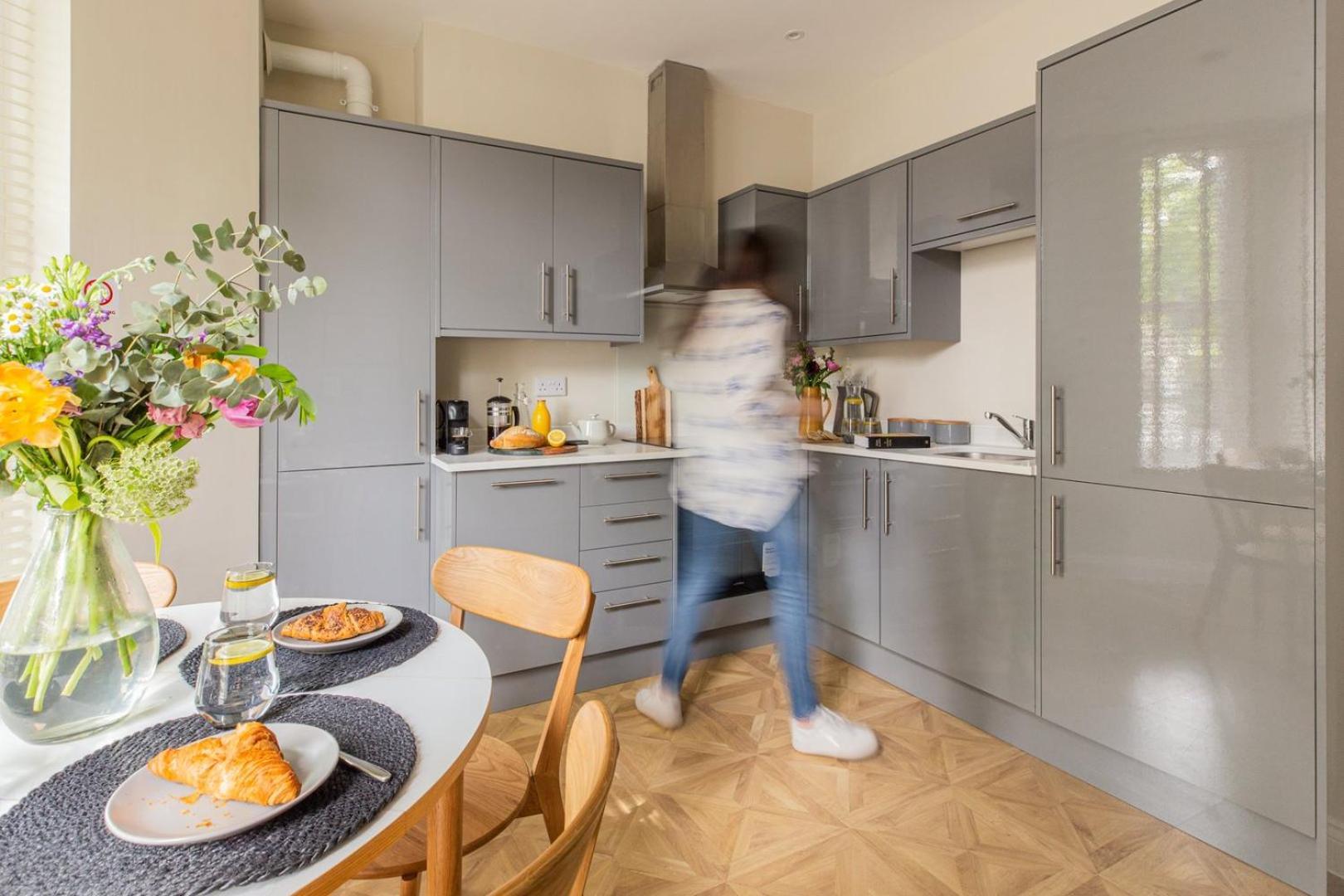 Cohost Partners | Close To City Centre | One Br! Cardiff Exteriör bild